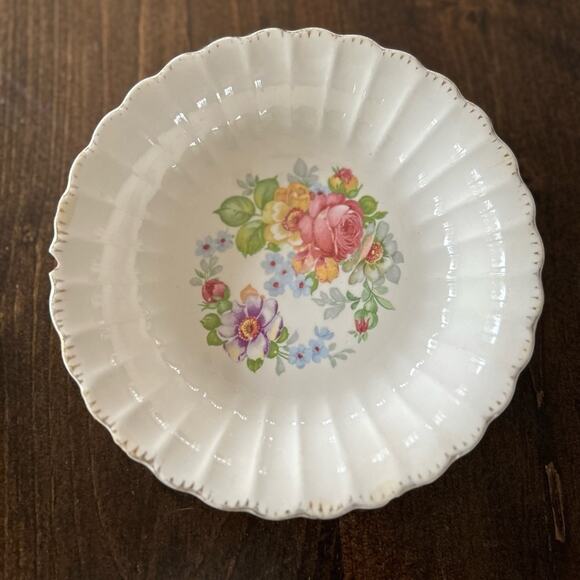 Guild Edge American Rose Dinner Ware 22K Gold Vintage White Decorative‎ Plate - Picture 1 of 4